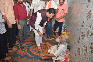 विधायक डॉ. संपत अग्रवाल ने मां काली शक्तिपीठ गिधली में की पूजा-अर्चना, हरेली पर क्षेत्र की सुख-समृद्धि की मांगी मन्नत.....