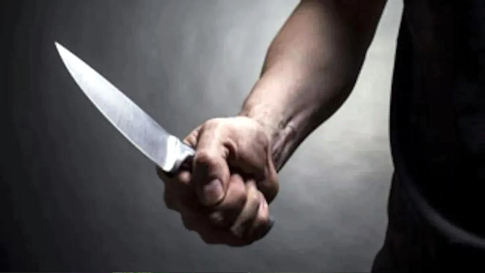 शक की खौफनाक हद: प्रेमिका के घर में घुसकर युवक ने चाकू से किया ताबड़तोड़ हमला, गंभीर रूप से घायल....