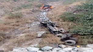 एक ट्रक लगभग 200 मीटर खाई में जा गिरा, चालक की मौके पर ही मौत....