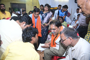 पूर्व कैबिनेट मंत्री और विधायक राजेश मूणत ने हीरापुर से किया जनचौपाल कार्यक्रम का आगाज....