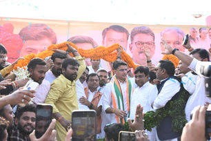 पूर्व ग्रामीण विधायक सत्यनारायण शर्मा एवं पंकज शर्मा के नेतृत्व में प्रदेश प्रभारी का जोरदार स्वागत...