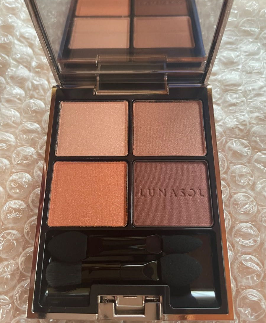 Палетка тіней 19 Червоне дерево Kanebo LUNASOL Eye Coloration, Японія