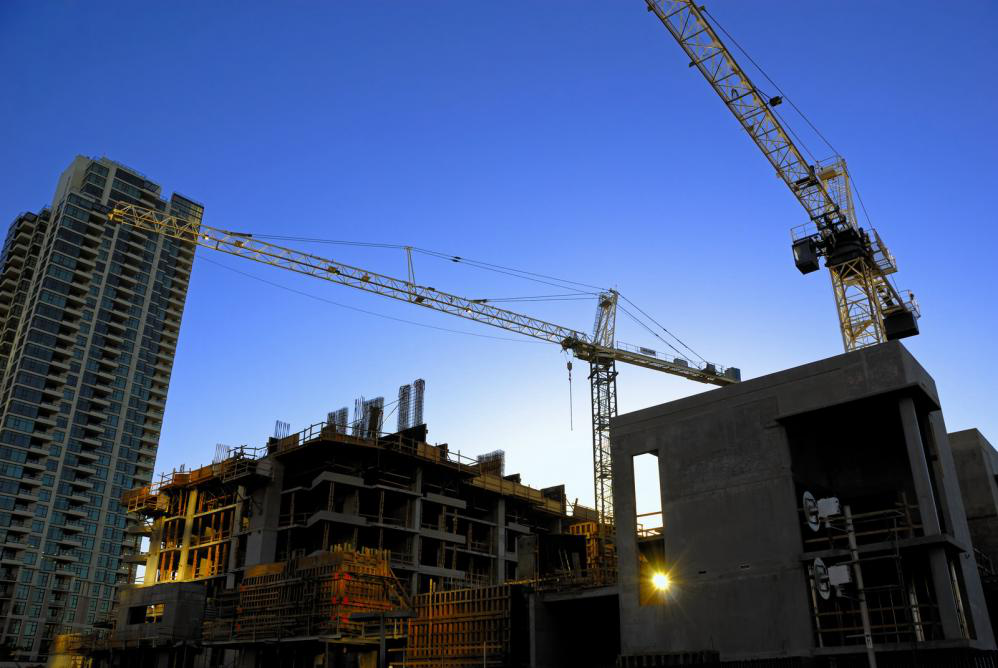 How Does Wind Affect Tower Cranes