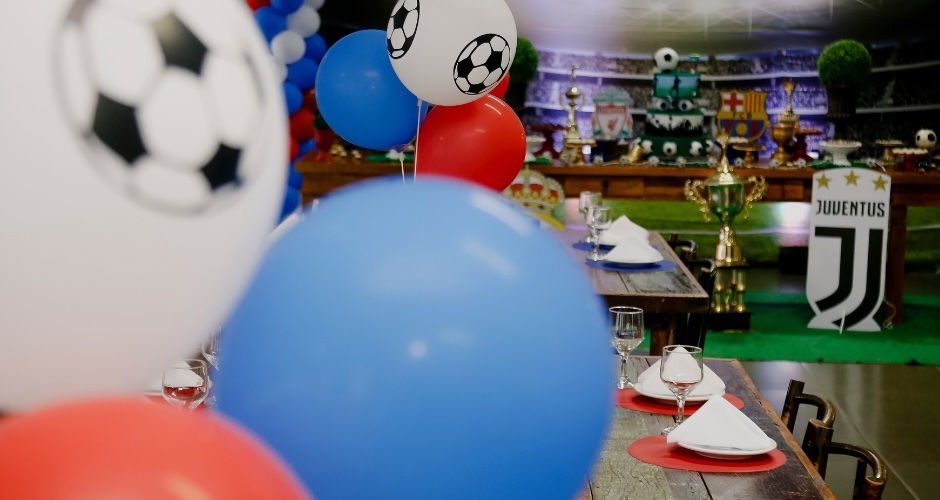 Planning a football themed wedding