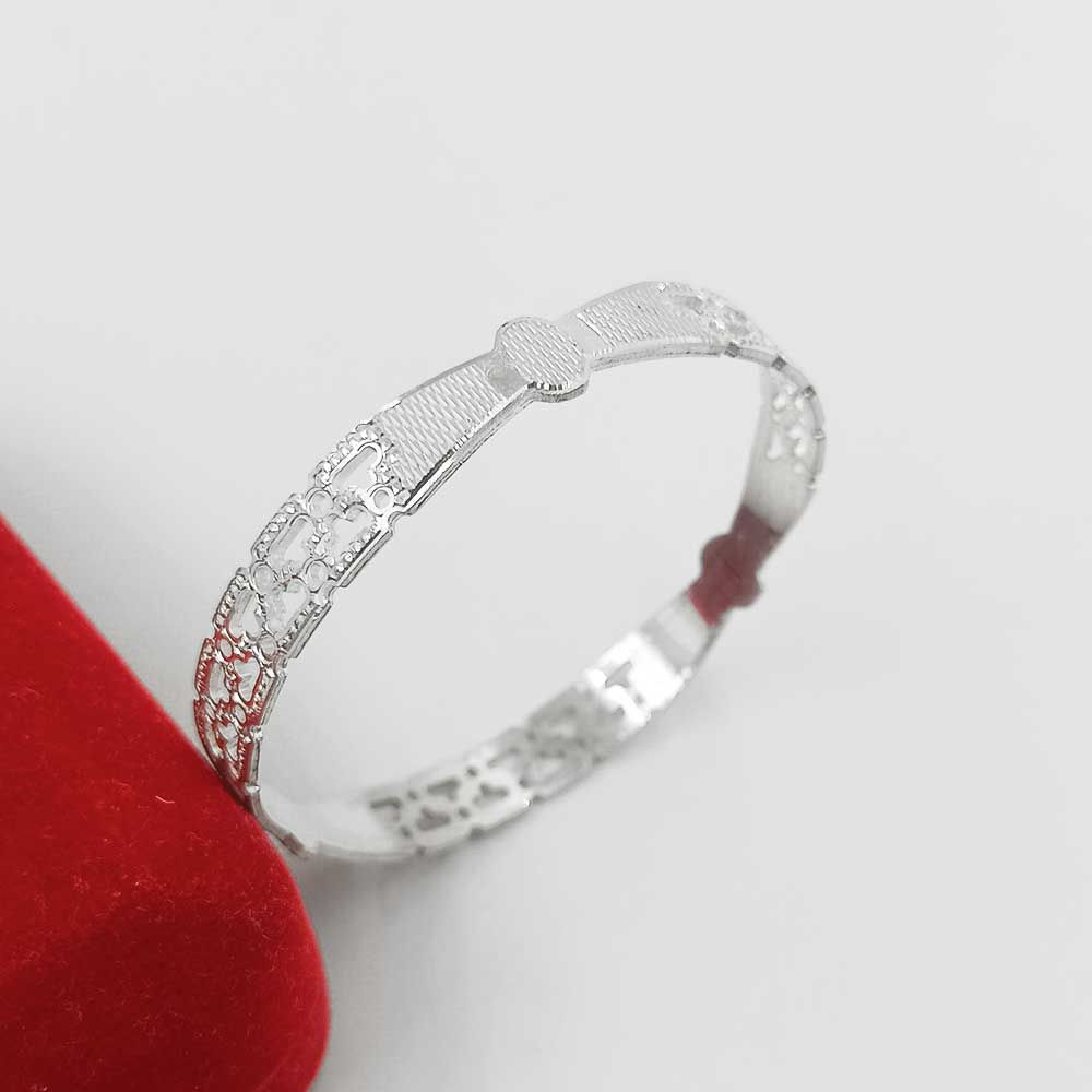 Light Weight Premium CNC Cutting Design Comfortable for Baby Hand, Silver Kada