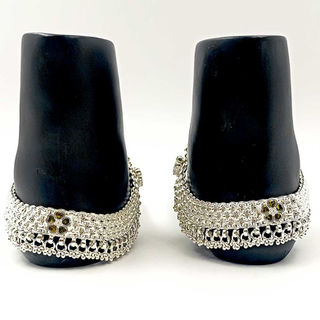 Health and Cultural Benefits of Wearing Silver Anklets