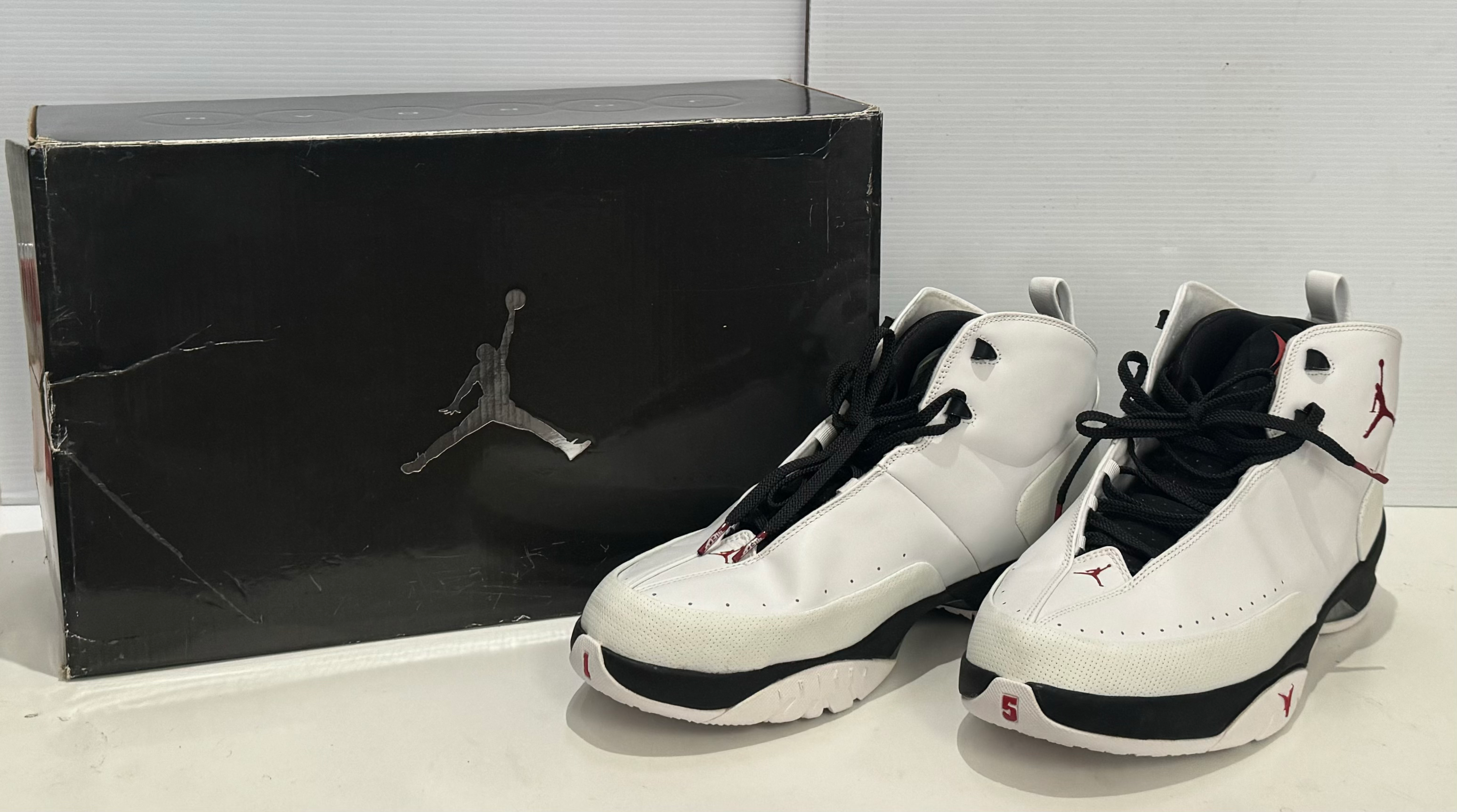 Jordan Melo M3 White/Varsity Red-Black Size 13 US (314302-161)