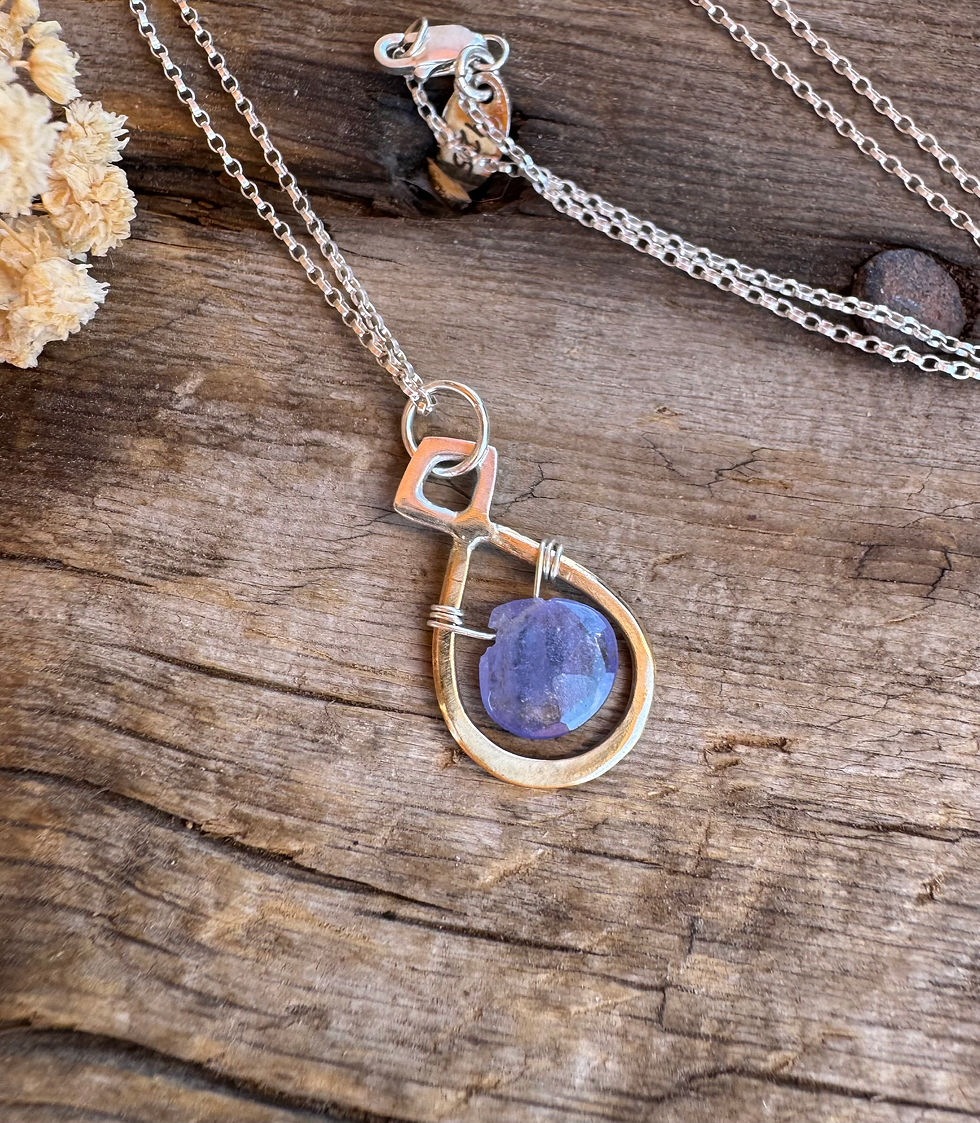 Thumbnail: Lion's Paw necklace