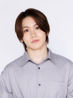 輝山立 宣材_edited