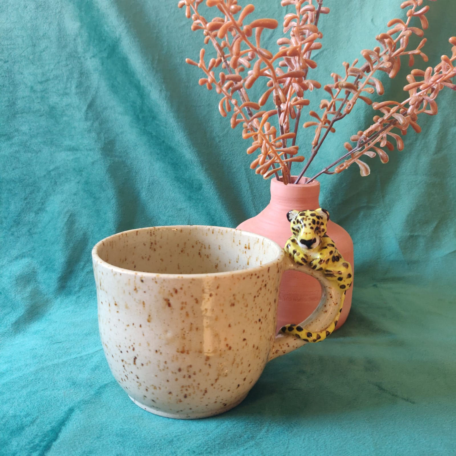 Xícara onça neném