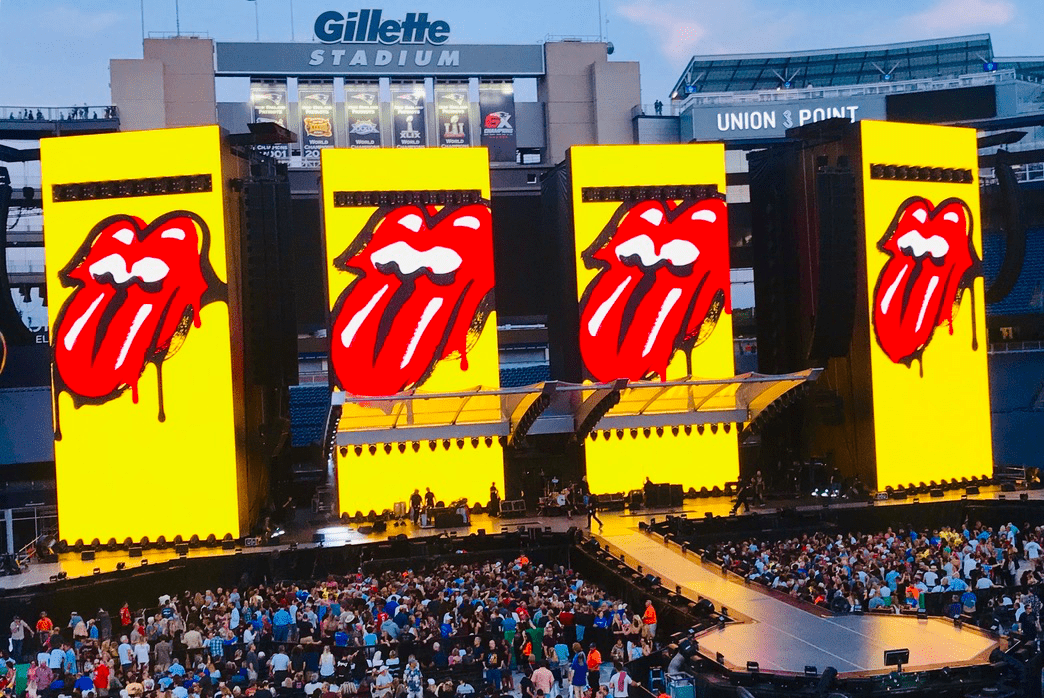 Stones Stage from spot tower 19 g.gif