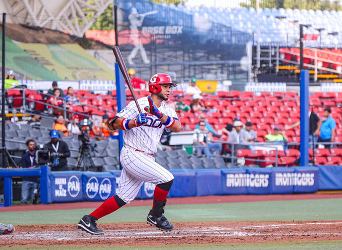 En fiesta de palos Dominicana se abren paso a semifinales; Charros (México rojo) supera a su homólogo Tomateros y avanza a Semis.