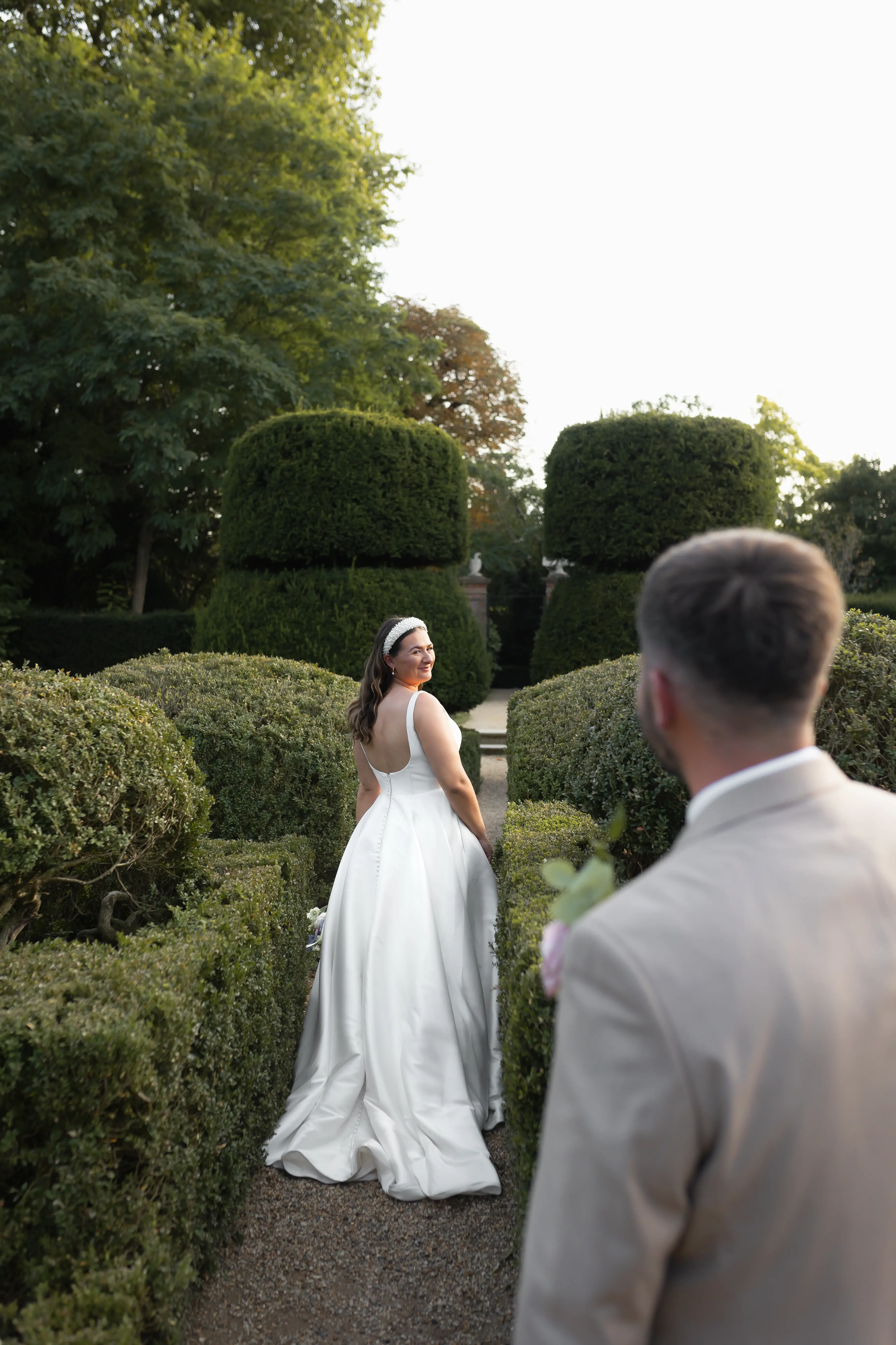 Saffron Walden Wedding Photographer | Bridge End Gardens & Town Hall Wedding