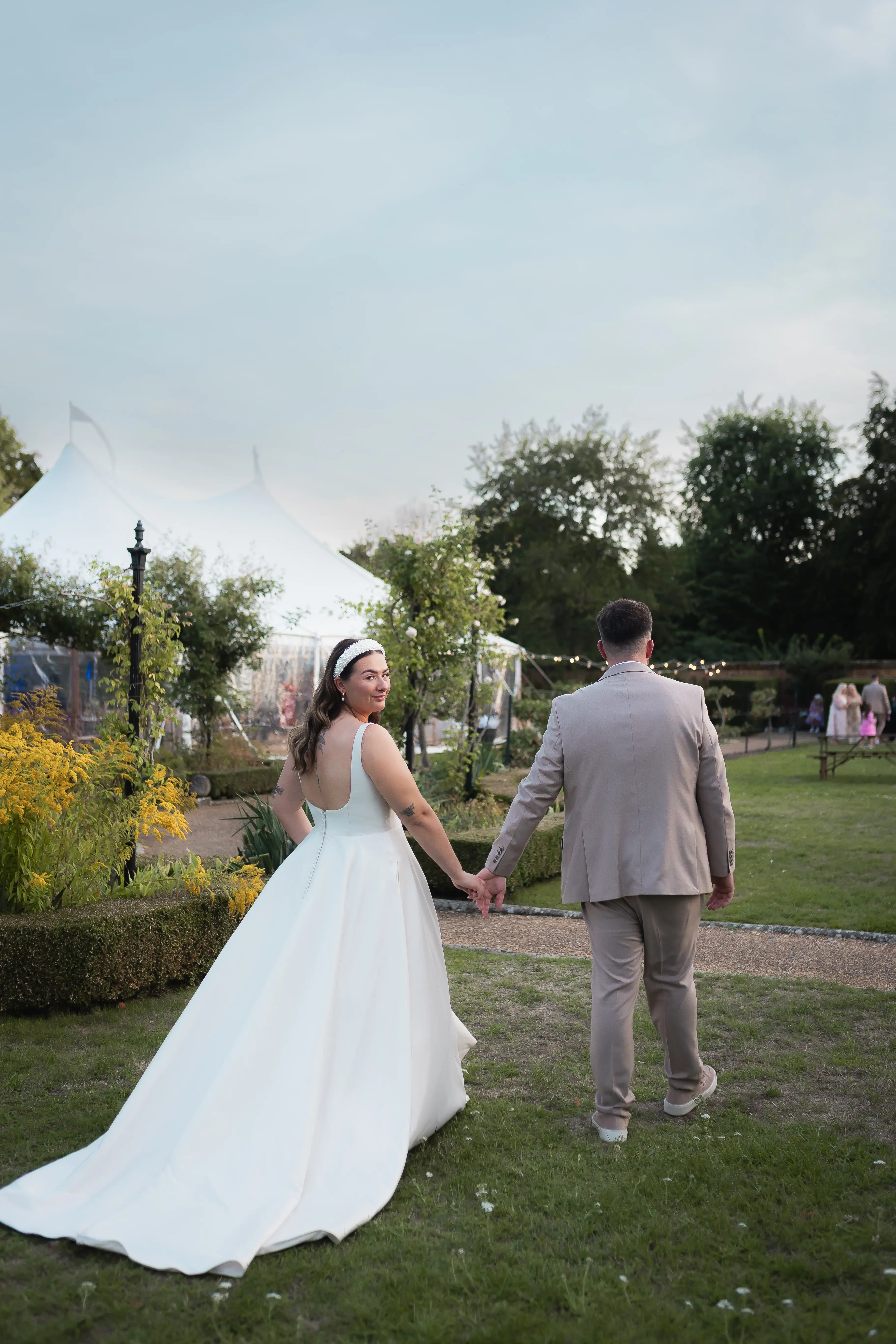 Saffron Walden Wedding Photographer | Bridge End Gardens & Town Hall Wedding