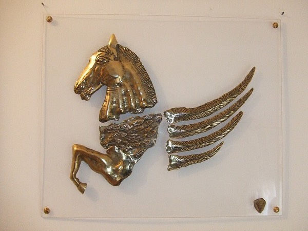 Миниатюра: "Пегас" стенна скулптура от бронз Галин Господинов Арт Галерия, бронзова скулптура, малка пластика, подарък за л'бим човек