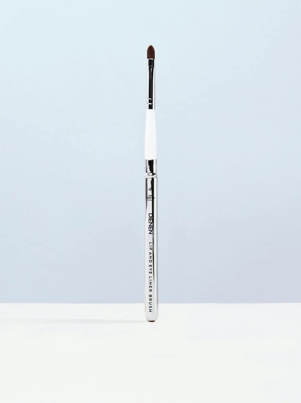 Und Gretel Dienen Lip and Eye Liner Brush