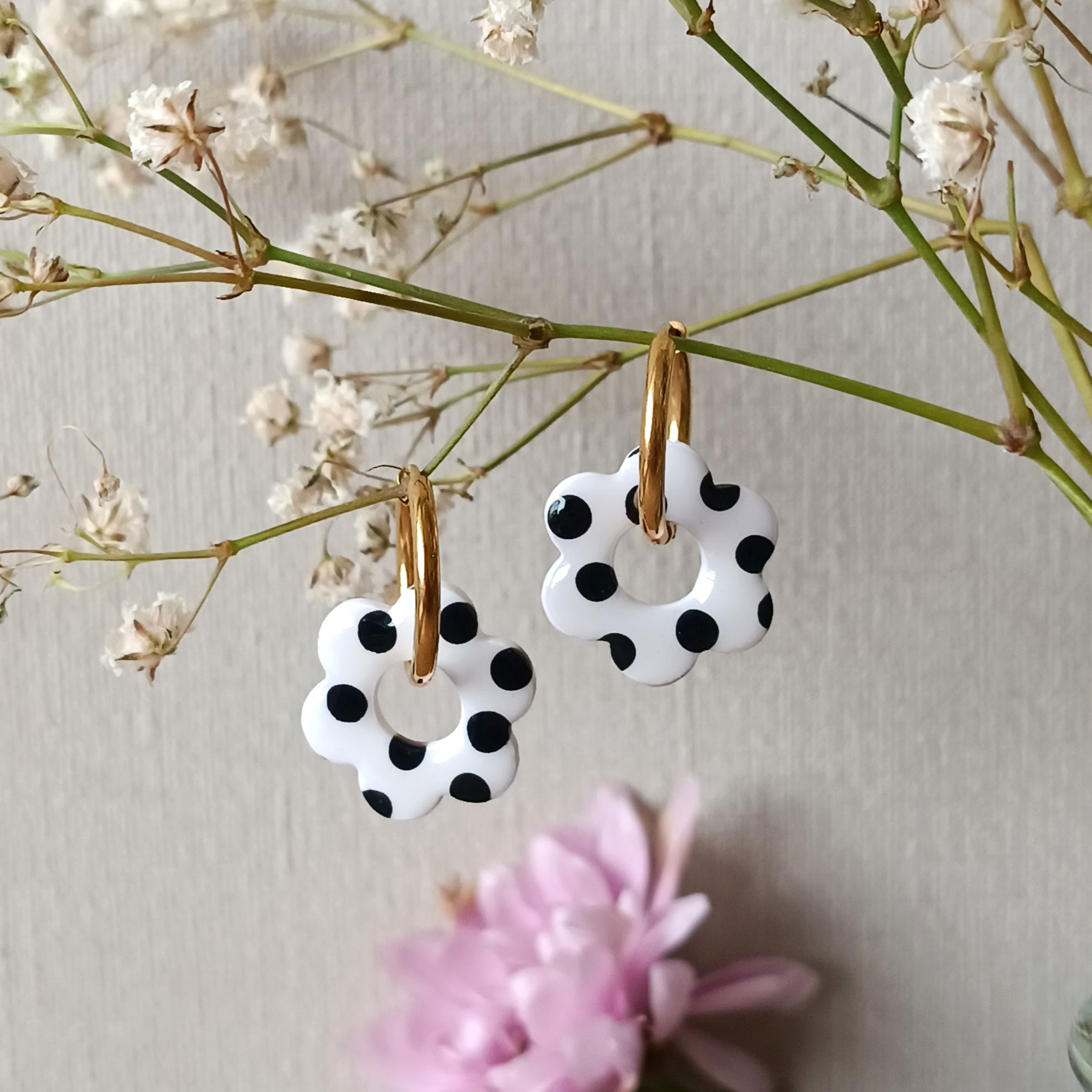 Infinity flor blanco lunares