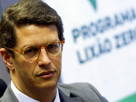 MINISTRO RICARDO SALLES SEPULTA DE VEZ A POLÍTICA DE RESÍDUOS SÓLIDOS
