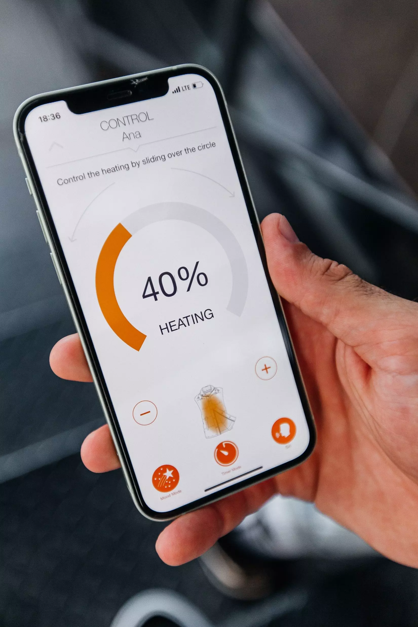 Vulpés Ganymed - smartphone controlled heated vest for outdoor