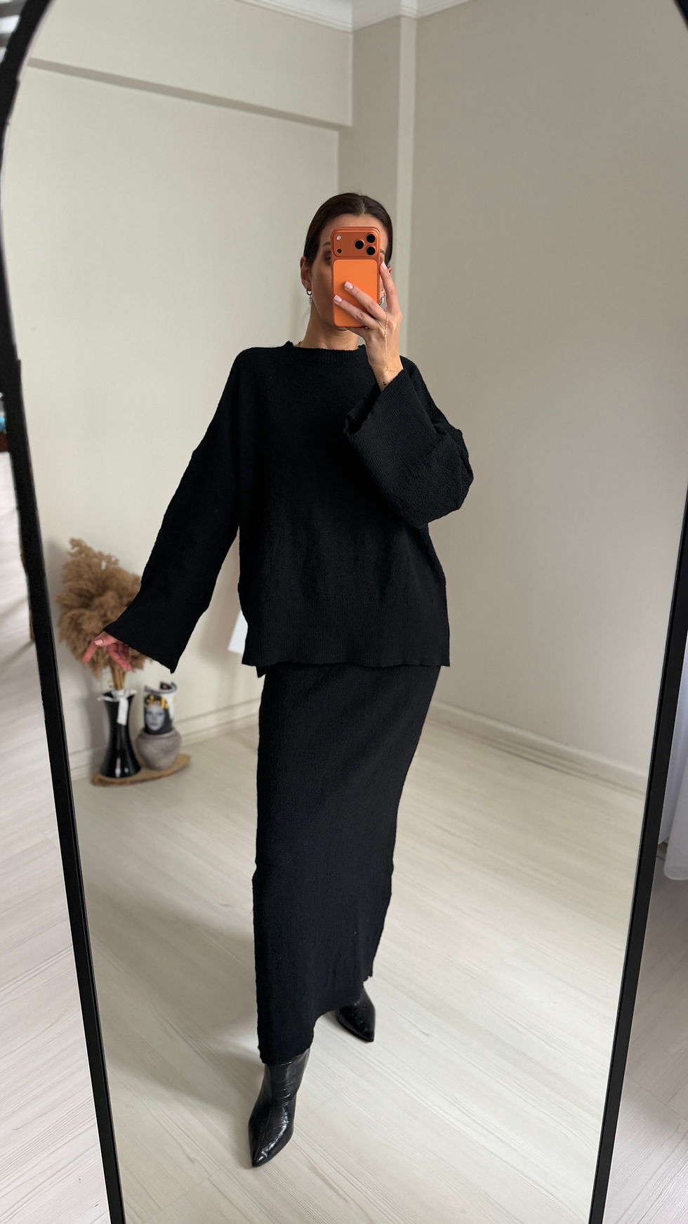 Küçük resim: Siyah Buklet Triko Takım