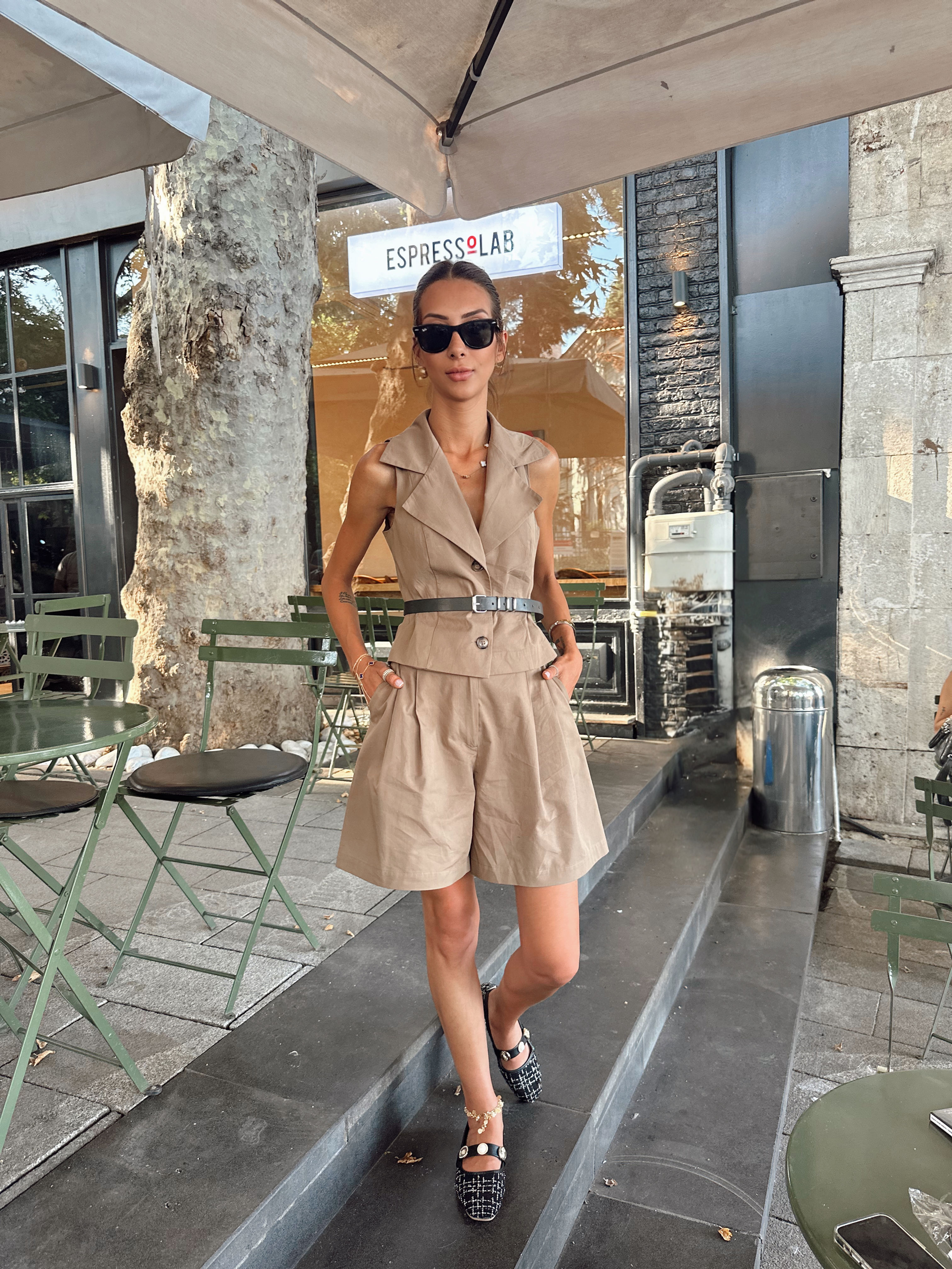 Kemerli Şortlu Yelek Takım 