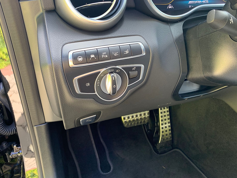 Miniatúra: Mercedes-Benz AMG C43 coupe 4M