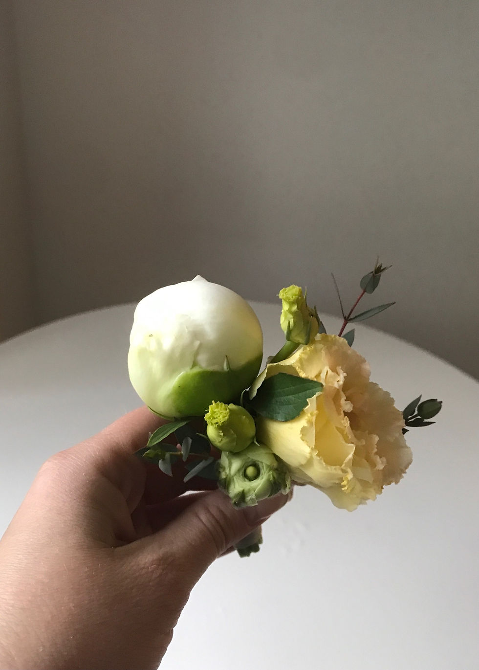 Миниатюра: Букет невесты из 9 пионов и эустомы