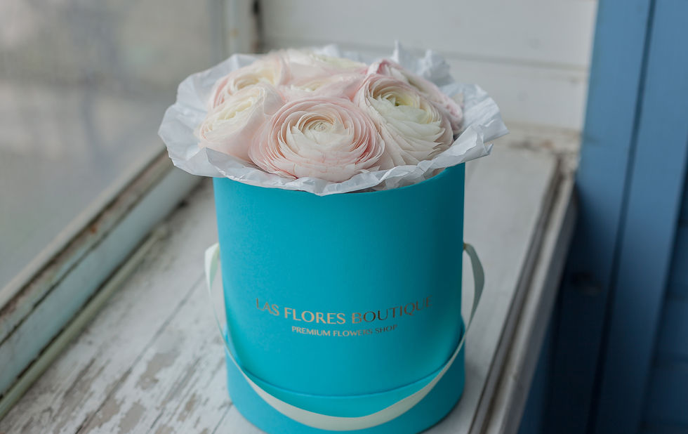 Миниатюра: букеты в коробке из живых цветов