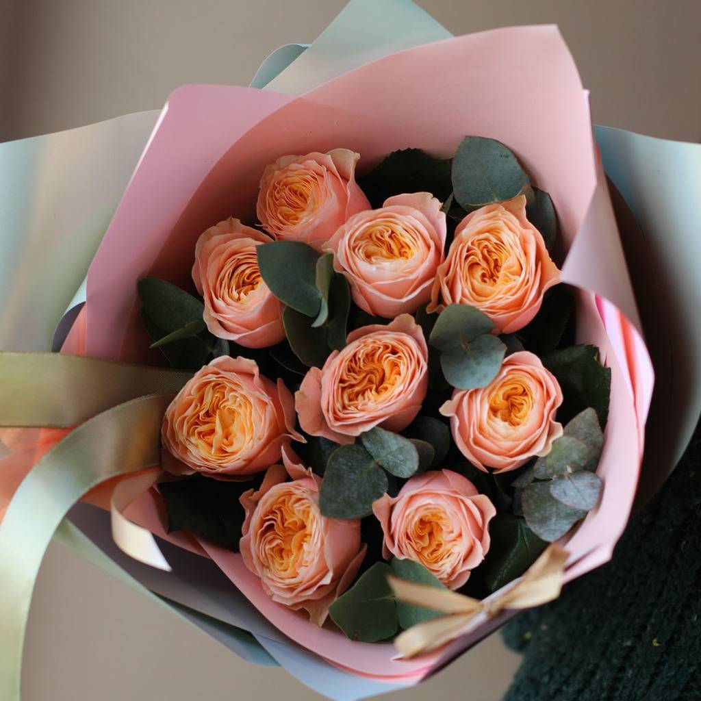 Букет из пионовидных роз Вувузела