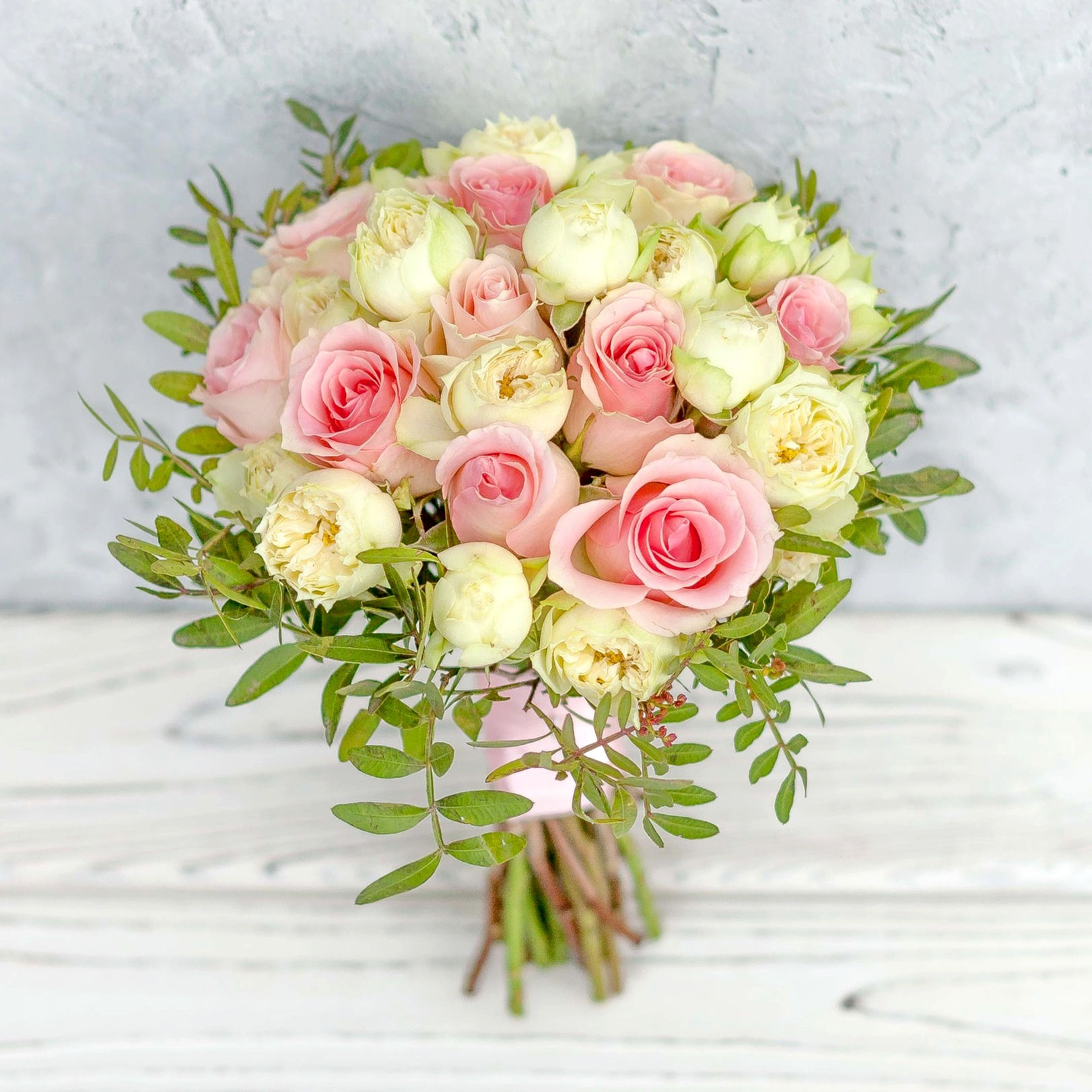 Розовый букет невесты