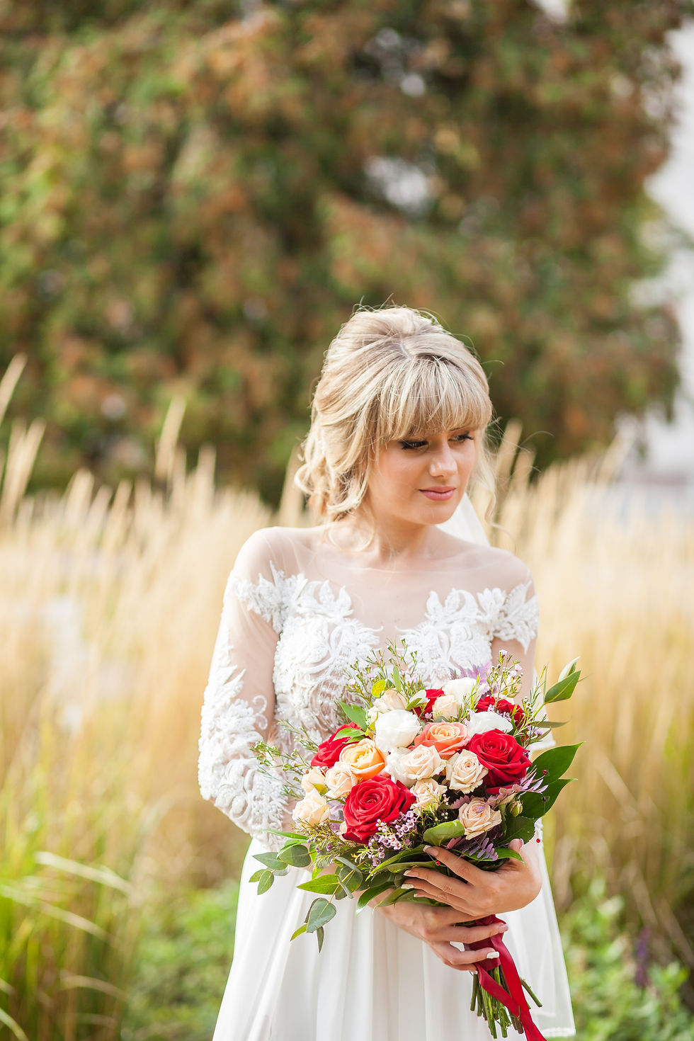 Миниатюра: свадебный букет в красных тонах