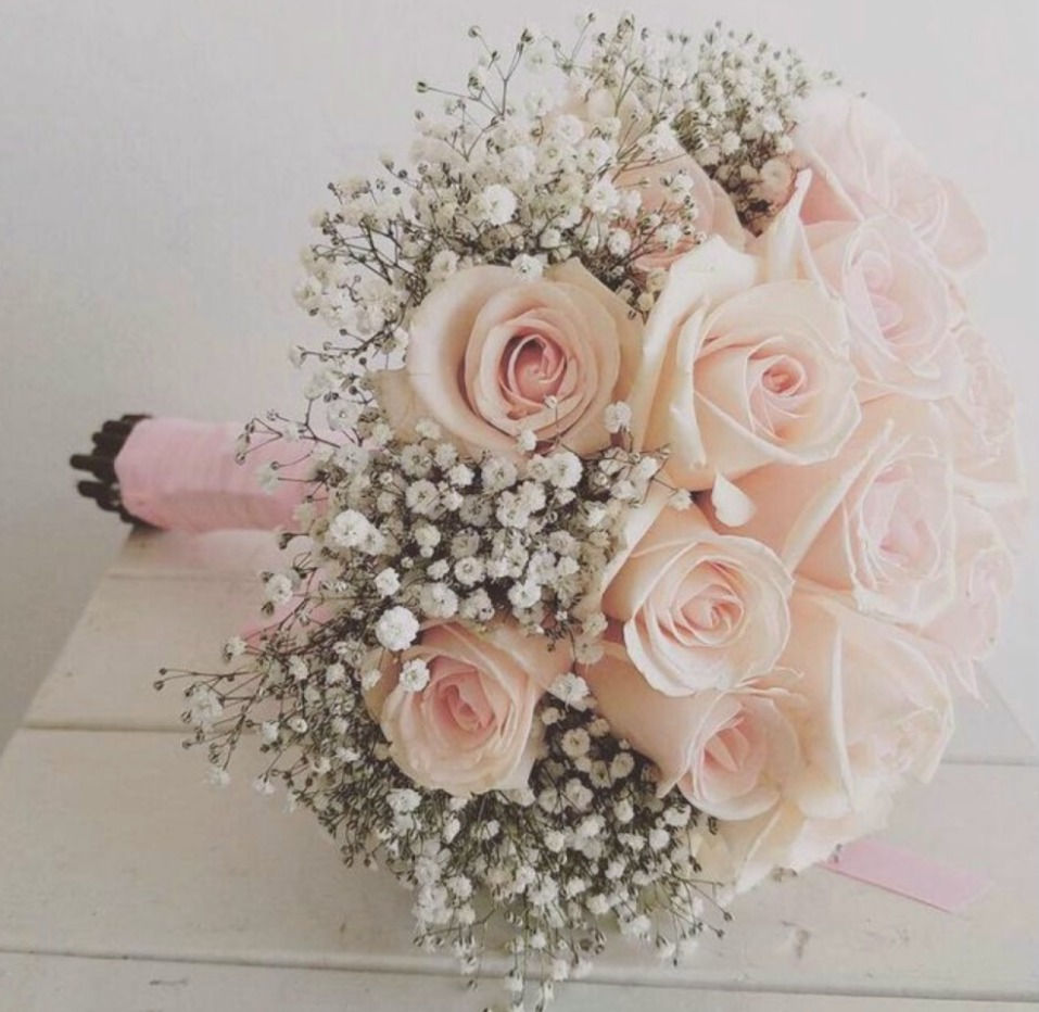 Букет невесты из роз и гипсофилы заказать