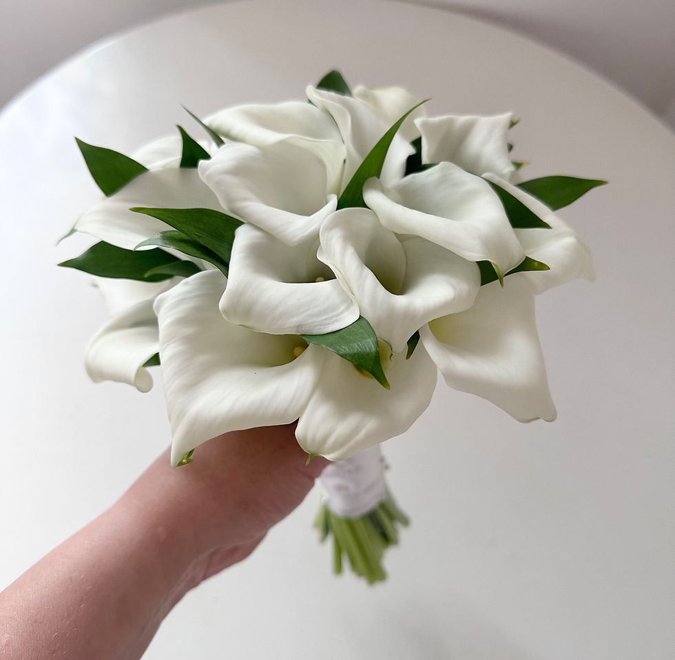 Миниатюра: Букет невесты из 19 калл и рускуса