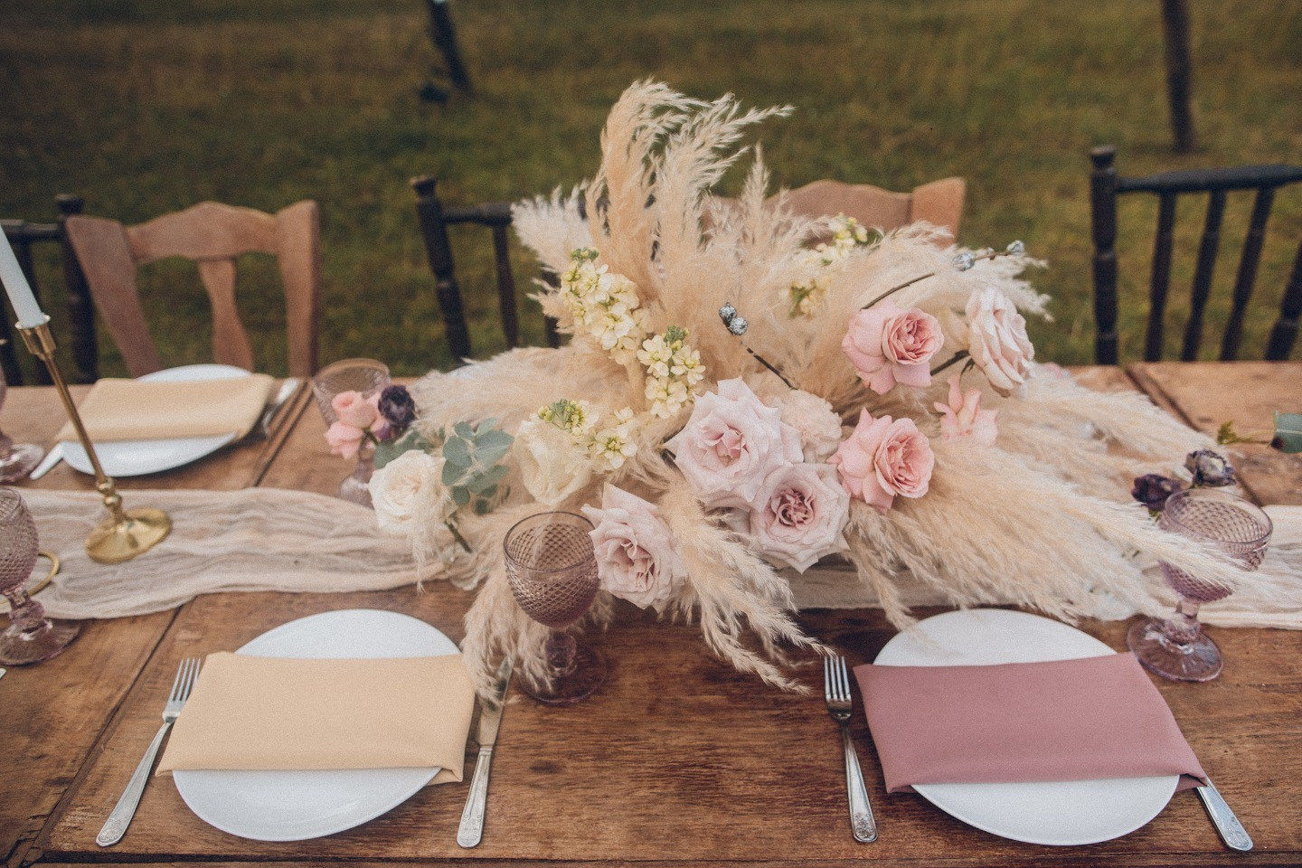 Композиция на свадебный стол с пампасной травой