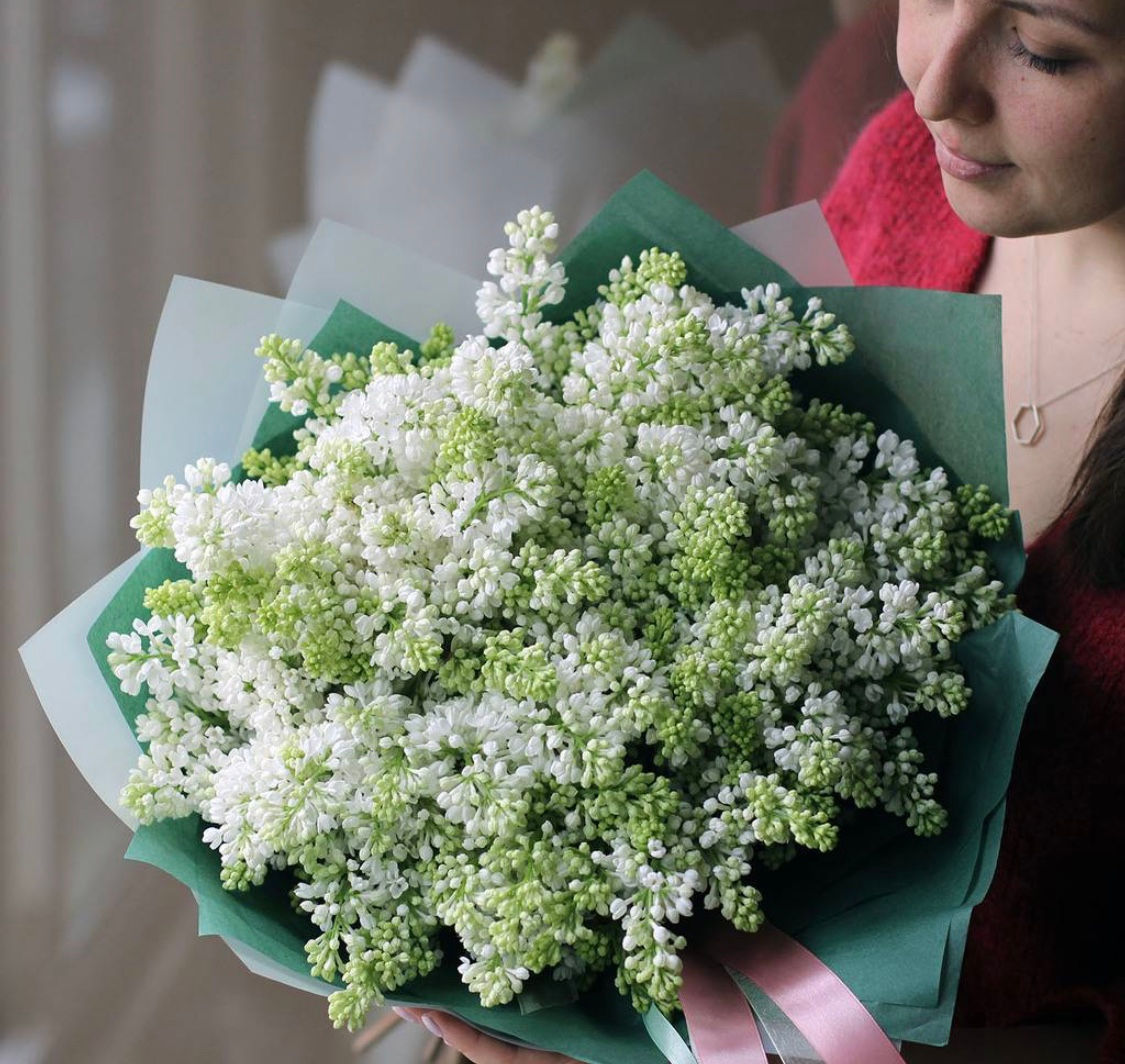 Букет из белой сирени