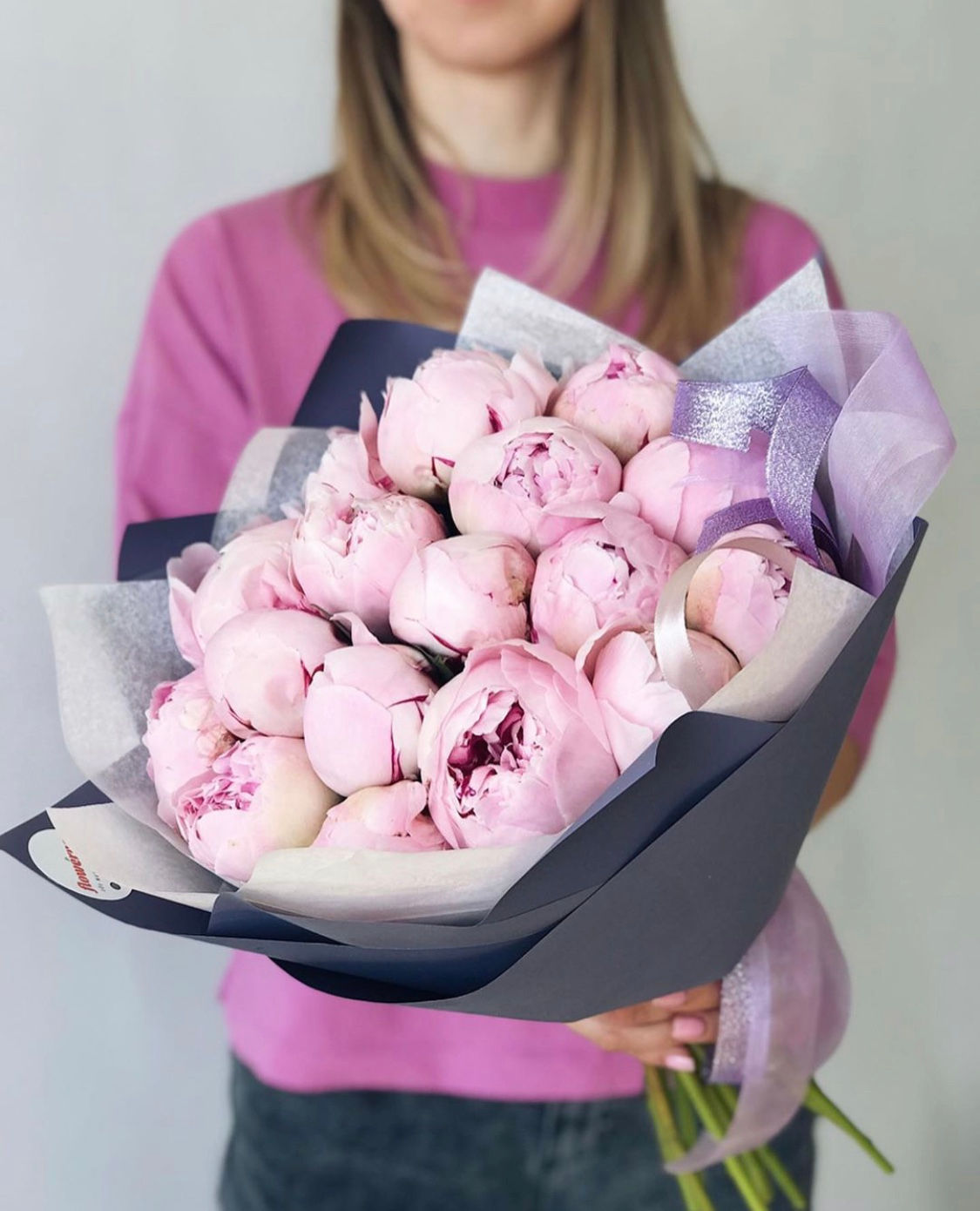 Букет розовых пионов