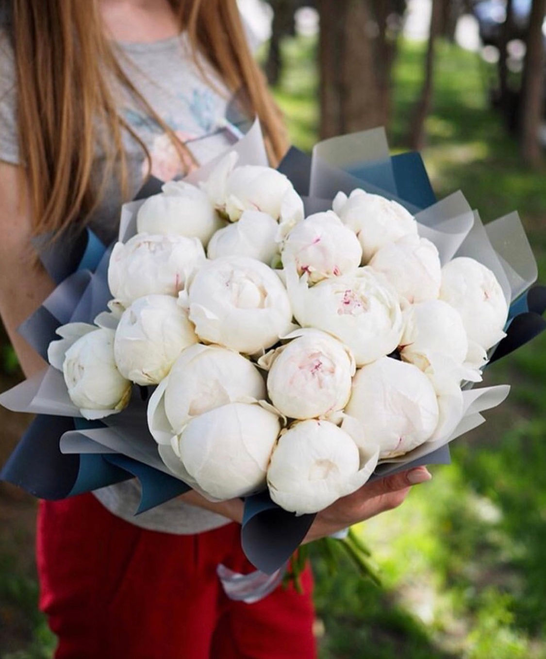 Букет из пионов