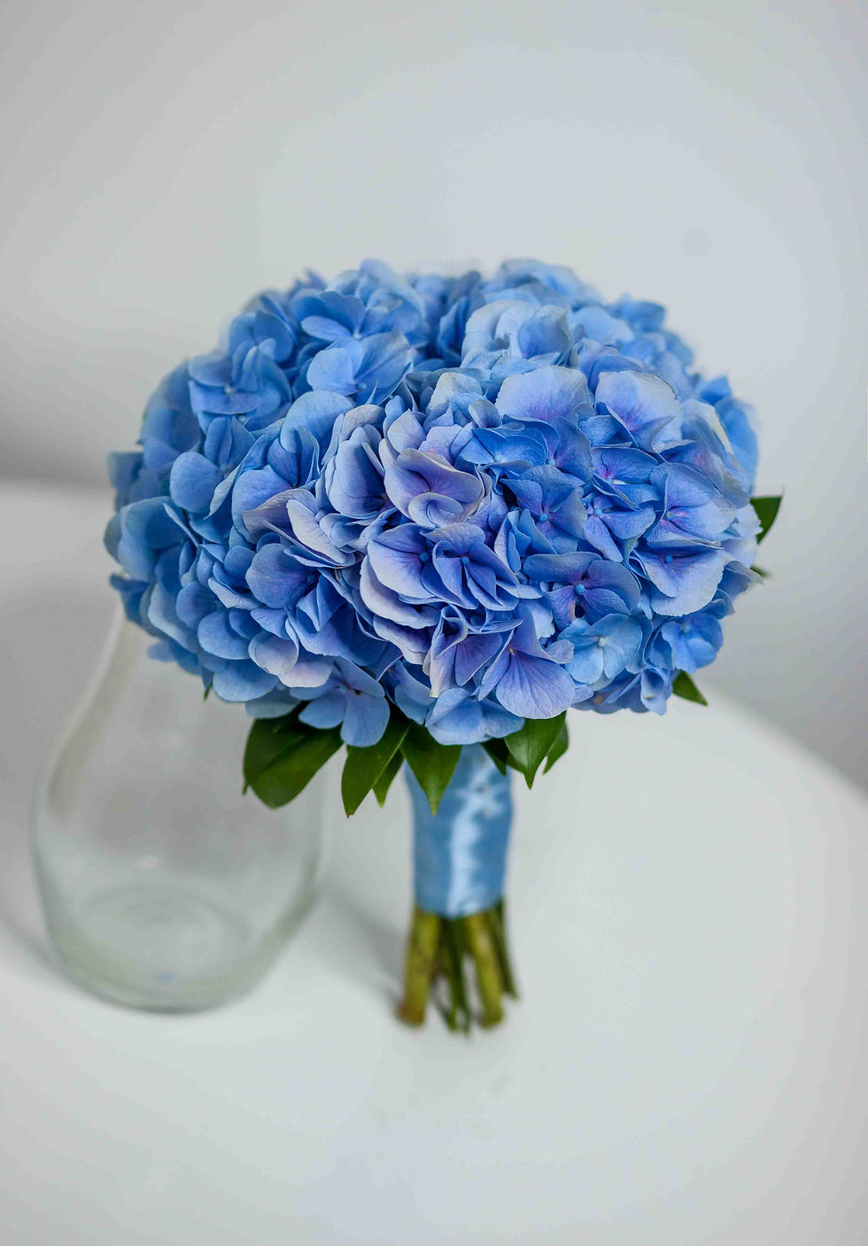 Миниатюра: Букет невесты из голубой гортензии