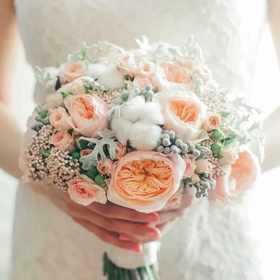 Миниатюра: Букет невесты с хлопком и пионовидными розами