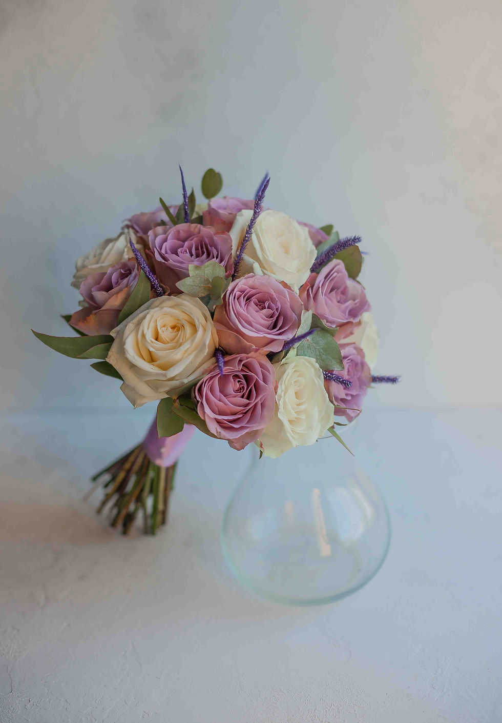 Миниатюра: сиреневый свадебный букет невесты