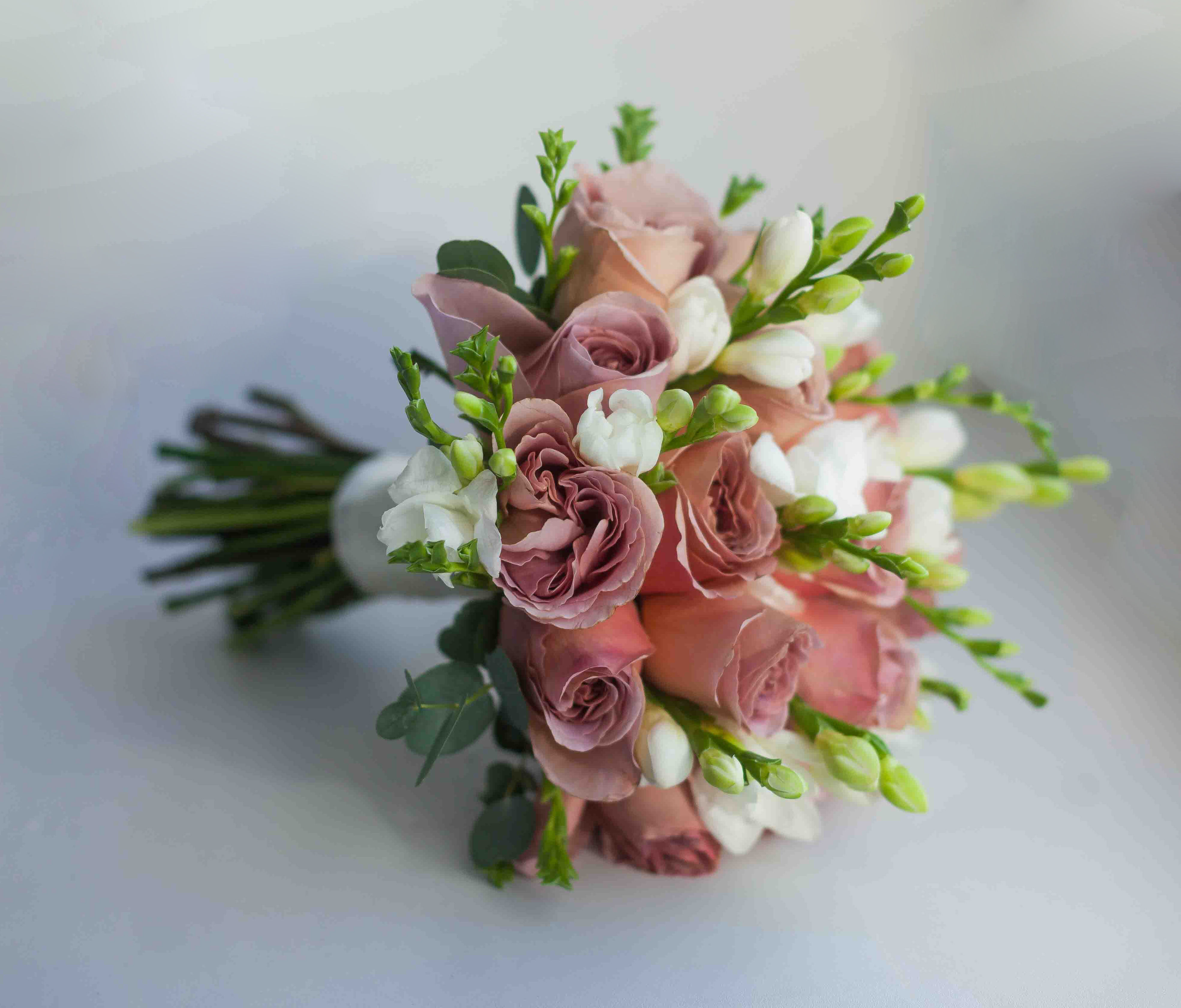 букет невесты из кофейных роз