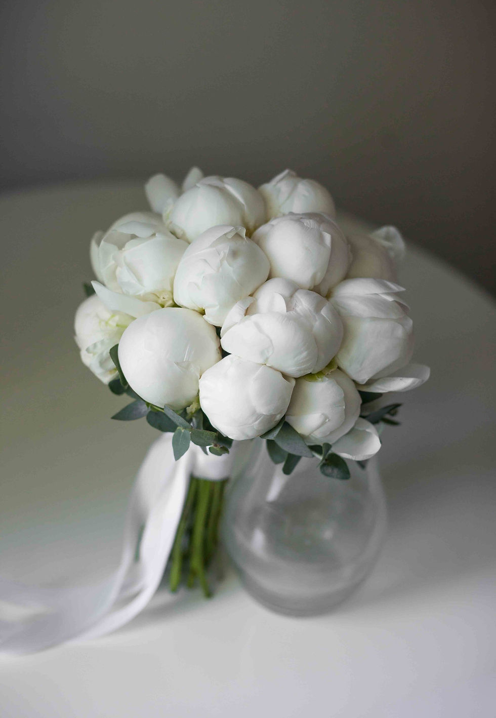 Миниатюра: Букет невесты из 19 пионов и эвкалипта