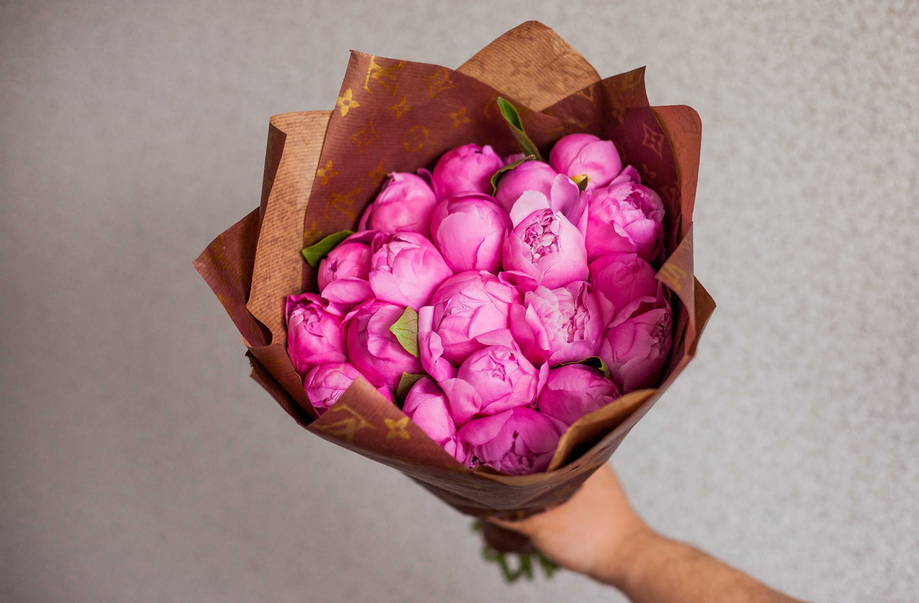 Букет розовых пионов