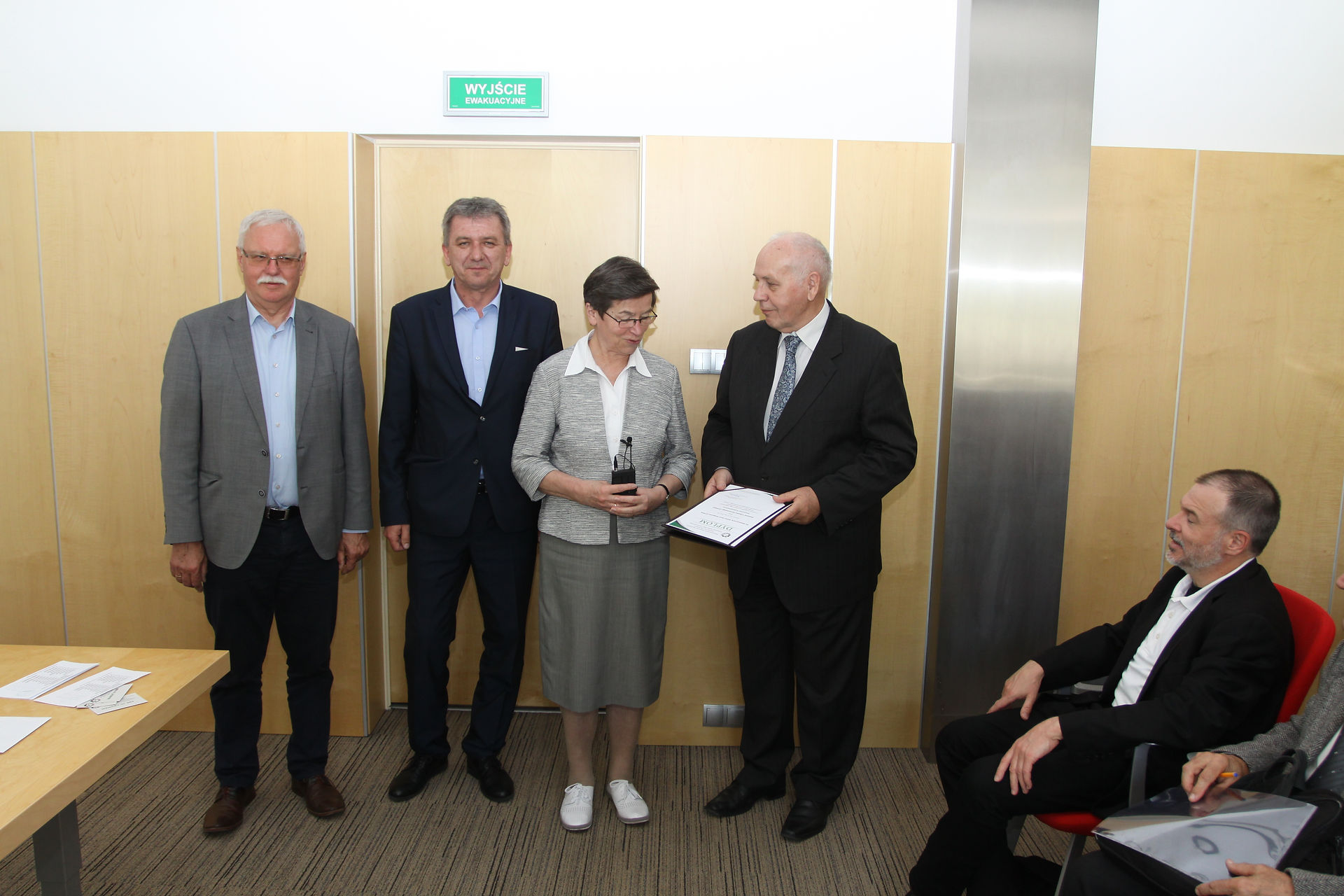 wręczenie_CH_dla_J_Kobylańskiego
