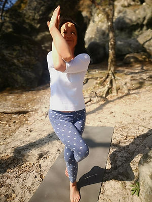 L'aigle en Hatha yoga .jpg