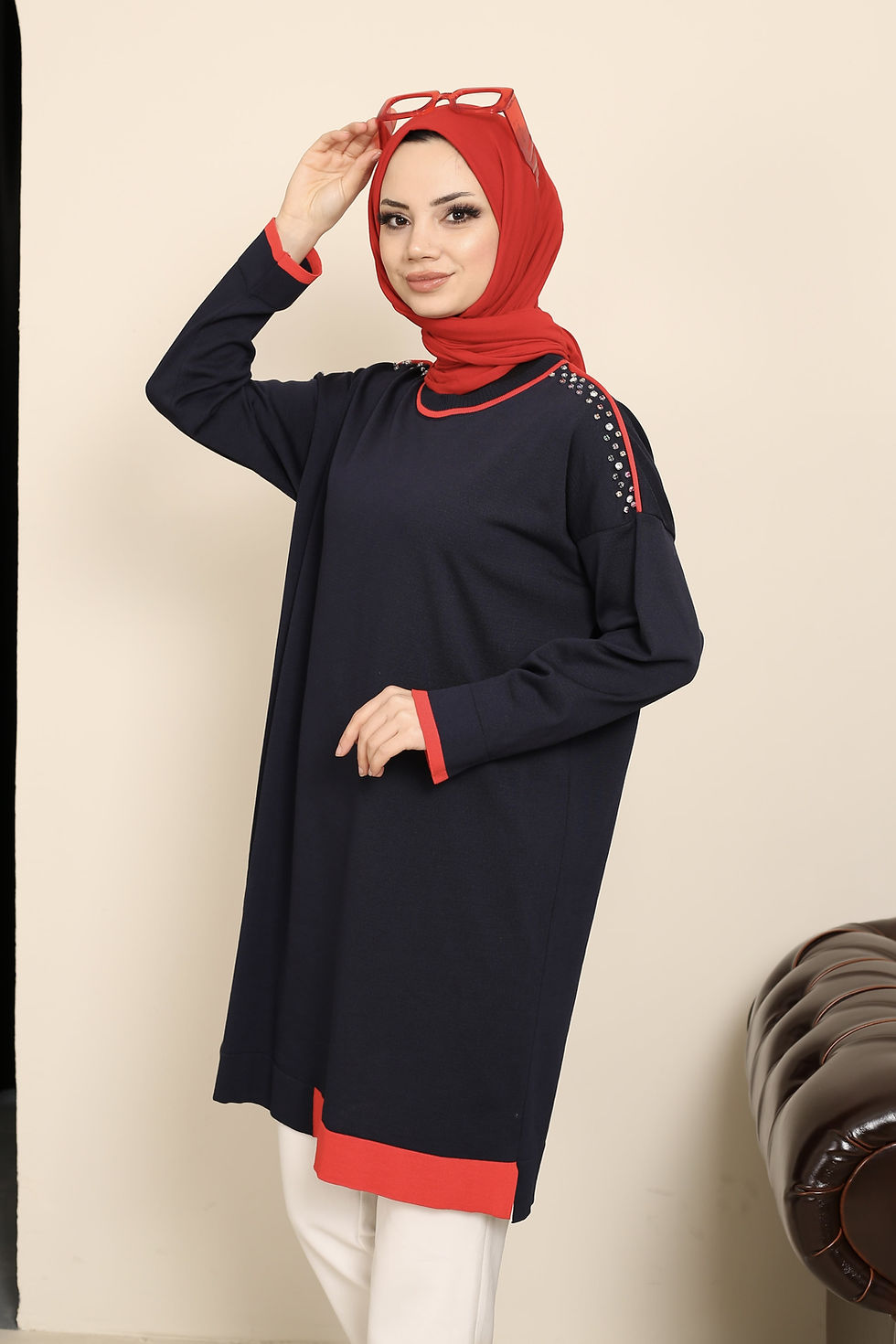 Thumbnail: Omzu Taş Detaylı Merserize Soğuk İplik Tunik