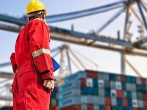 Entre baleias e portos: O eterno retorno da totalidade