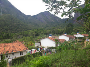 A água como construção social: repensando o ciclo hidrológico e os impactos do ciclo hidrossocial