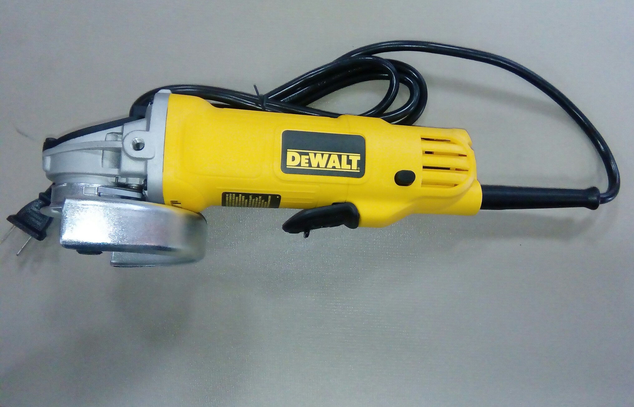 Miniesmeriladora ind angular u pesado 4-1/2 DWE4120-B3