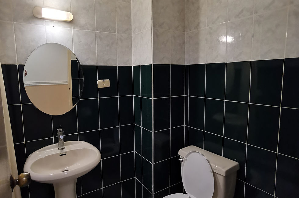 Deluxe Room Toilet